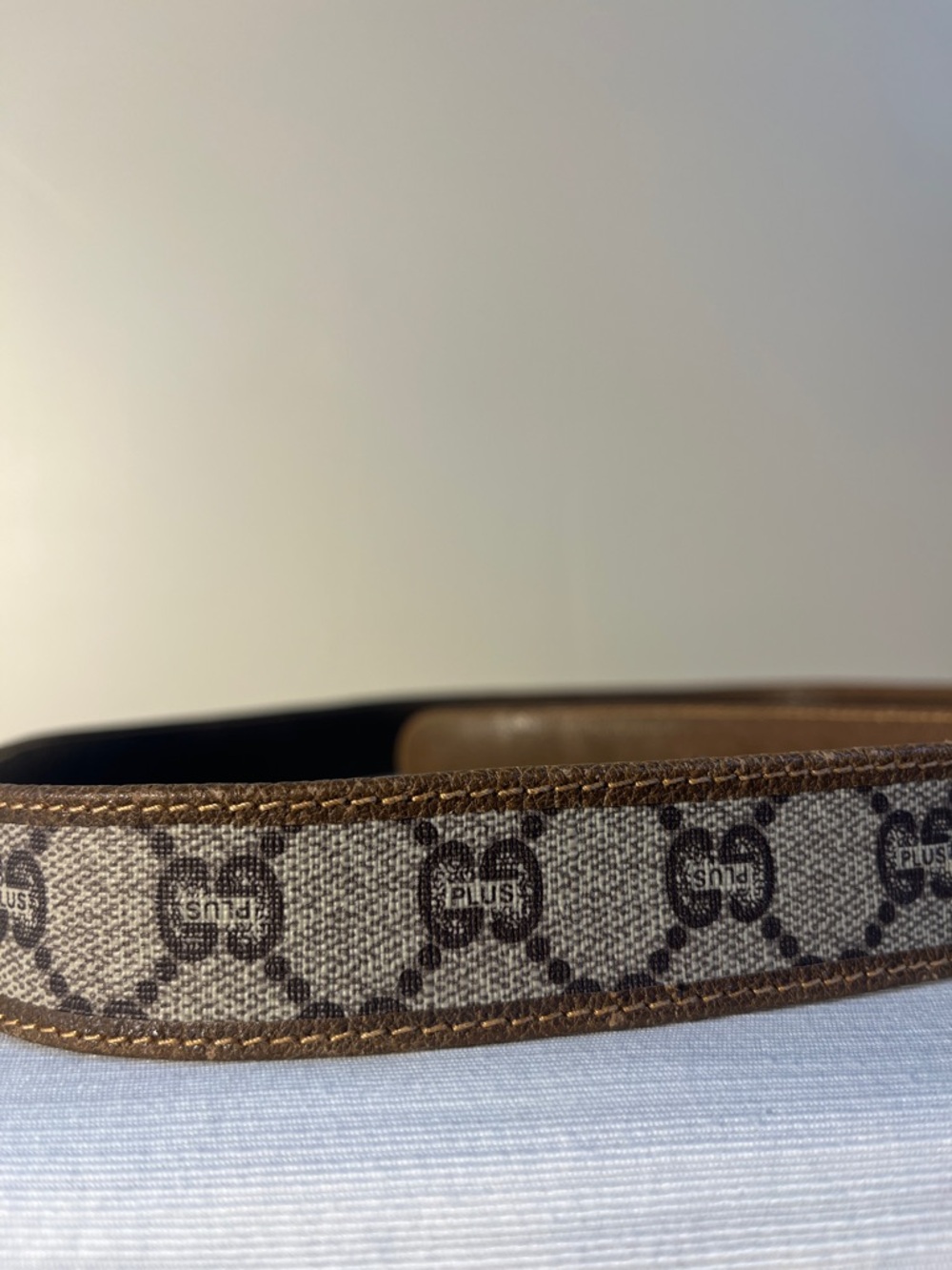 Gucci Brown and Gray Monogram Belt with Two-Tone G Buckle - Picture 4 of 11